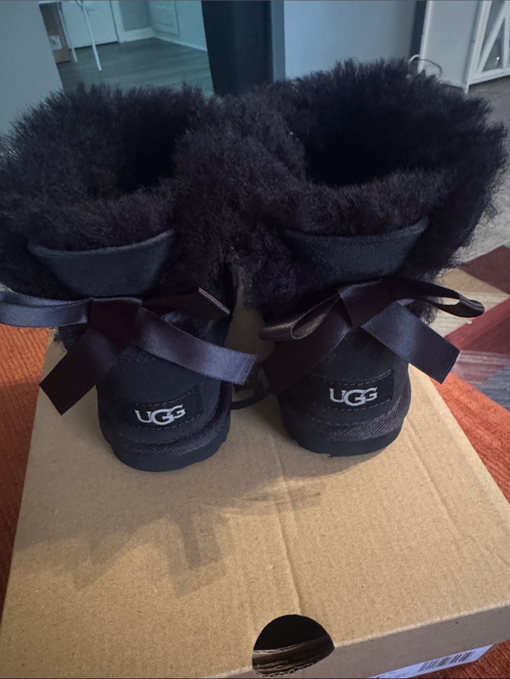 Girls UGG Boots - Picture 2 of 3